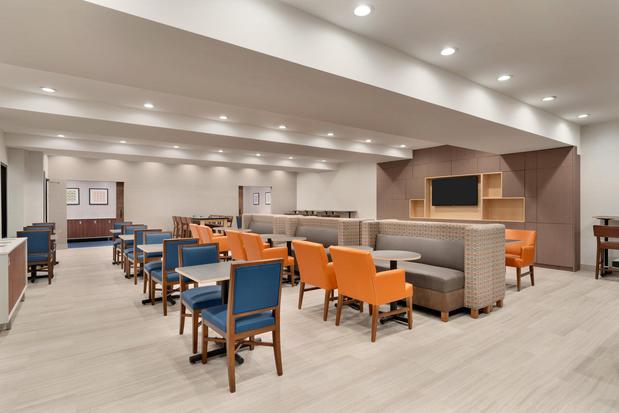 Images Holiday Inn Express Jamaica - Jfk Airtrain - Nyc by IHG