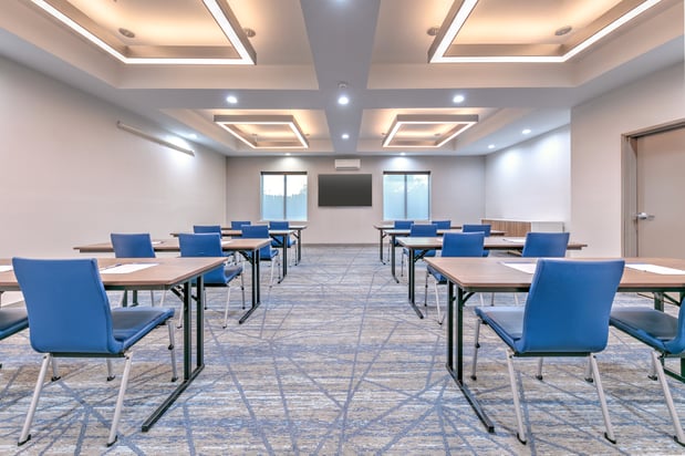 Images Holiday Inn Express & Suites Winnie by IHG
