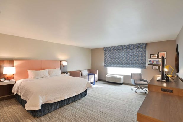 Images Hampton Inn & Suites Menomonie-UW Stout