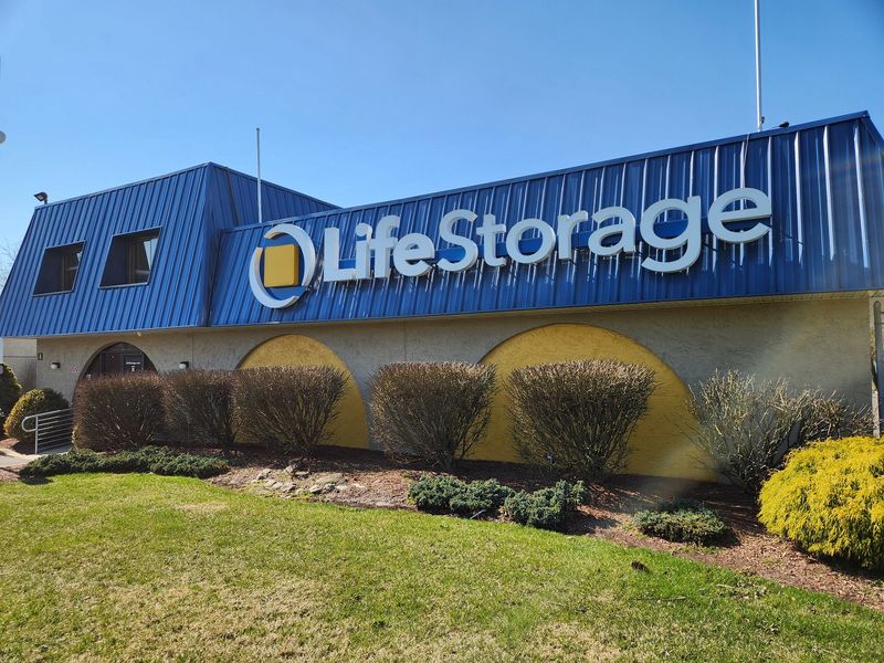 Images Life Storage - Toms River