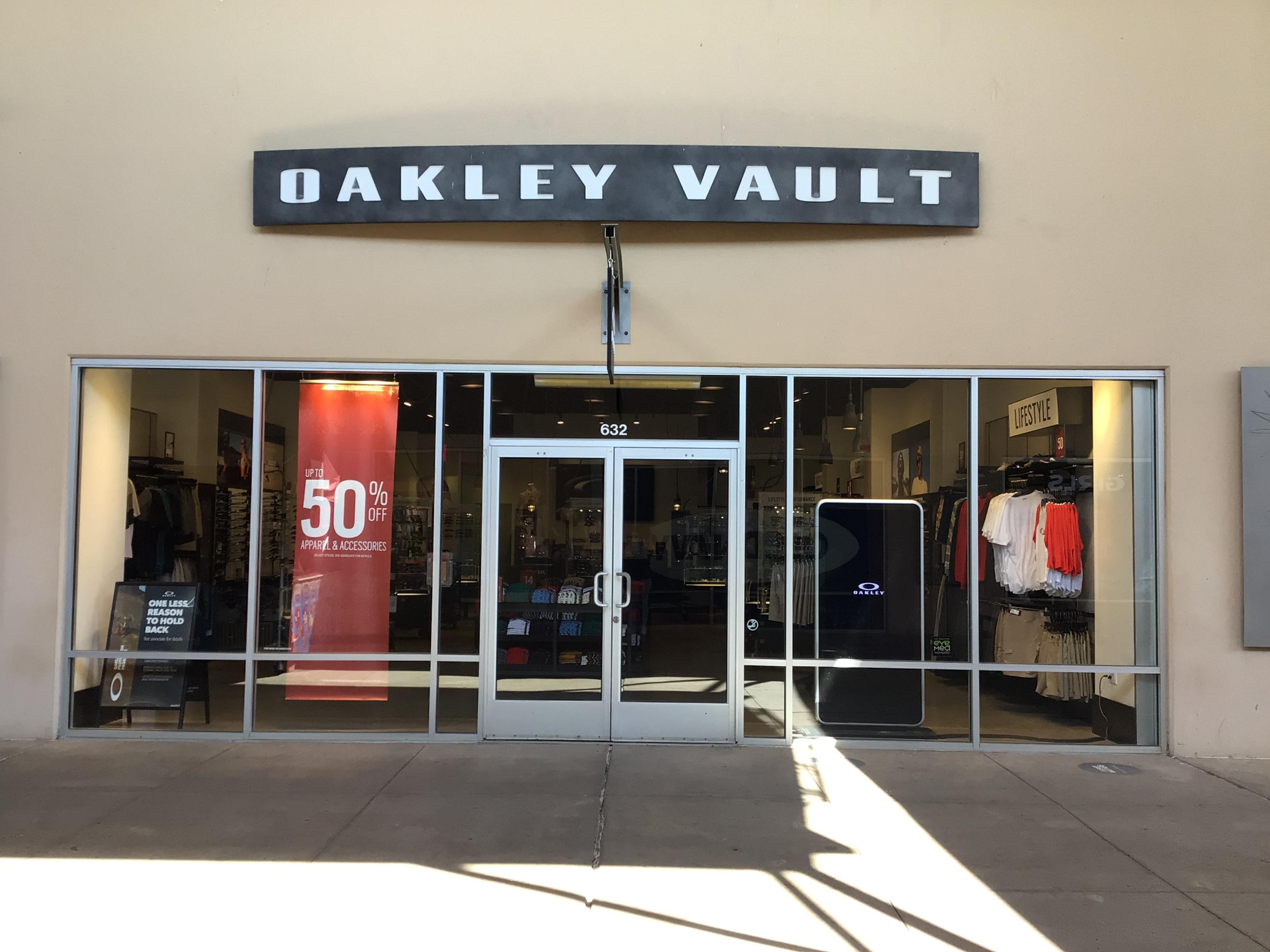 Oakley outlet discount mall near me