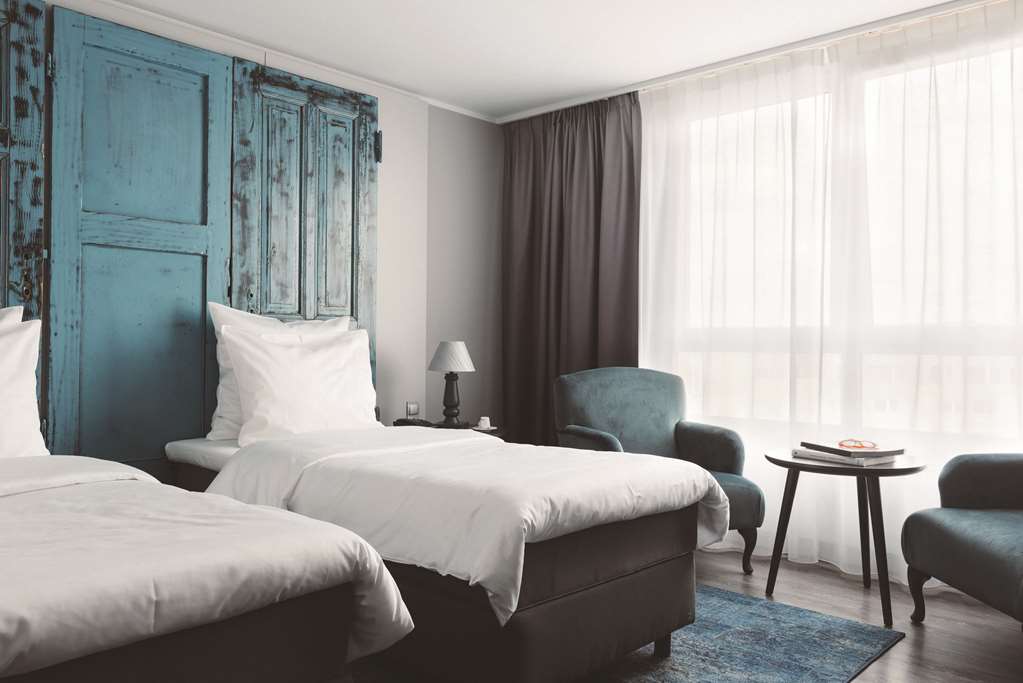 Standard Room with twin beds Hotel Berlin, Berlin, a member of Radisson Individuals Berlin 030 26050