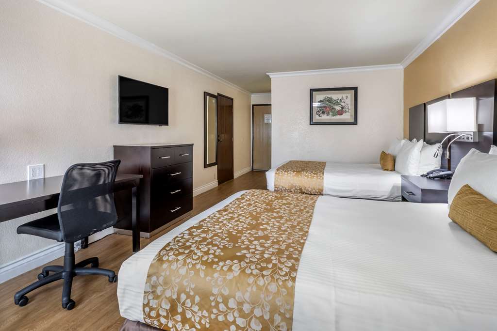 Room with Two Queen Beds Best Western Plus South Bay Hotel Lawndale (310)973-0998