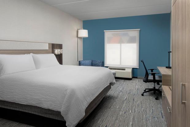 Images Holiday Inn Express & Suites Knoxville-Clinton, an IHG Hotel