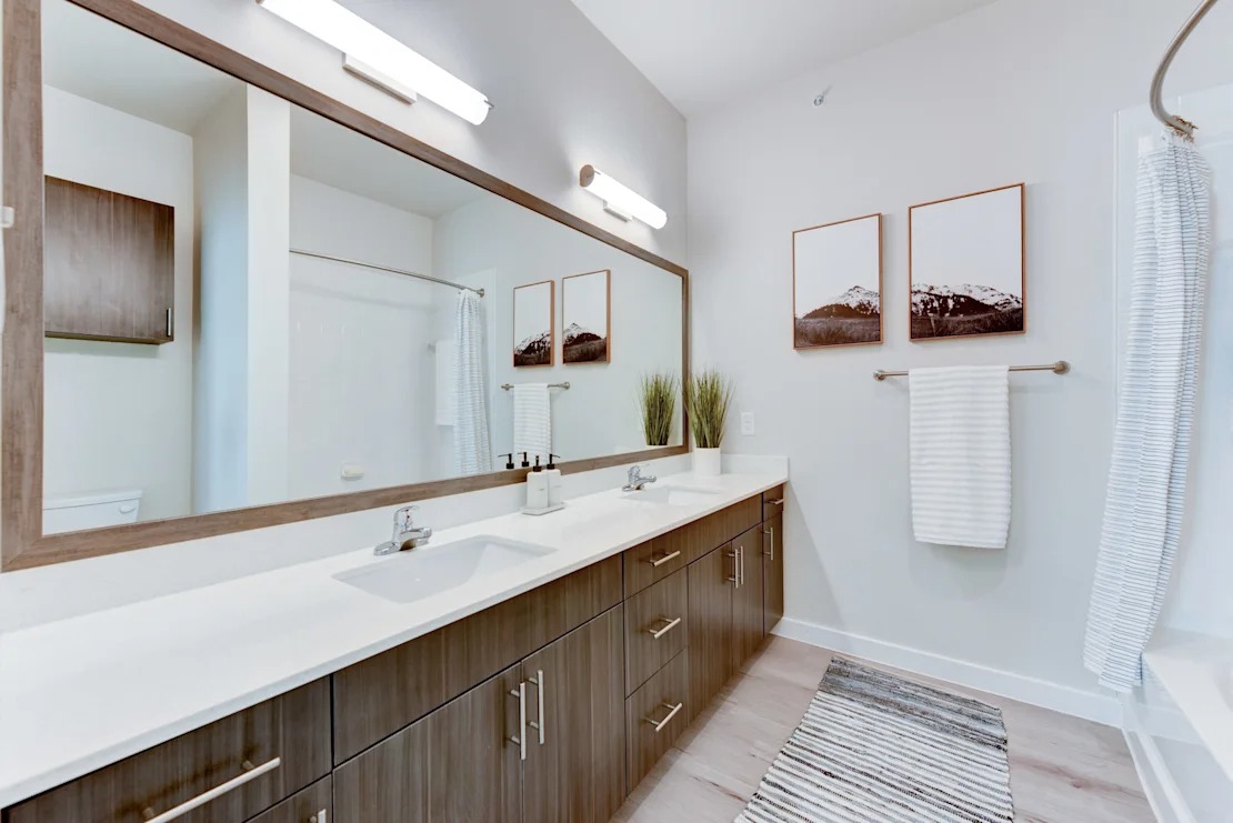 Bathroom with Double Sink Vanity