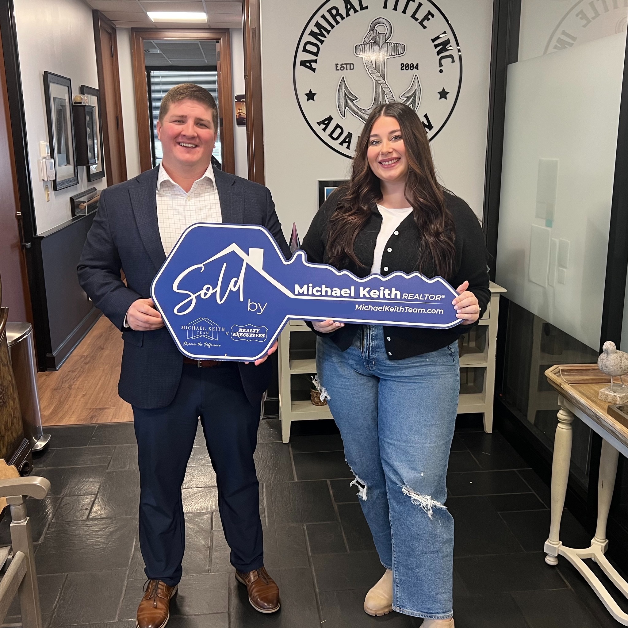 A proud moment celebrating another successful closing with clients who trusted me to guide them through every step of their real estate journey. Whether navigating homes or terrain, my goal is to provide clarity, confidence, and a smooth experience from start to finish. Grateful for the opportunity to help another family move forward and build their legacy here in East Tennessee.