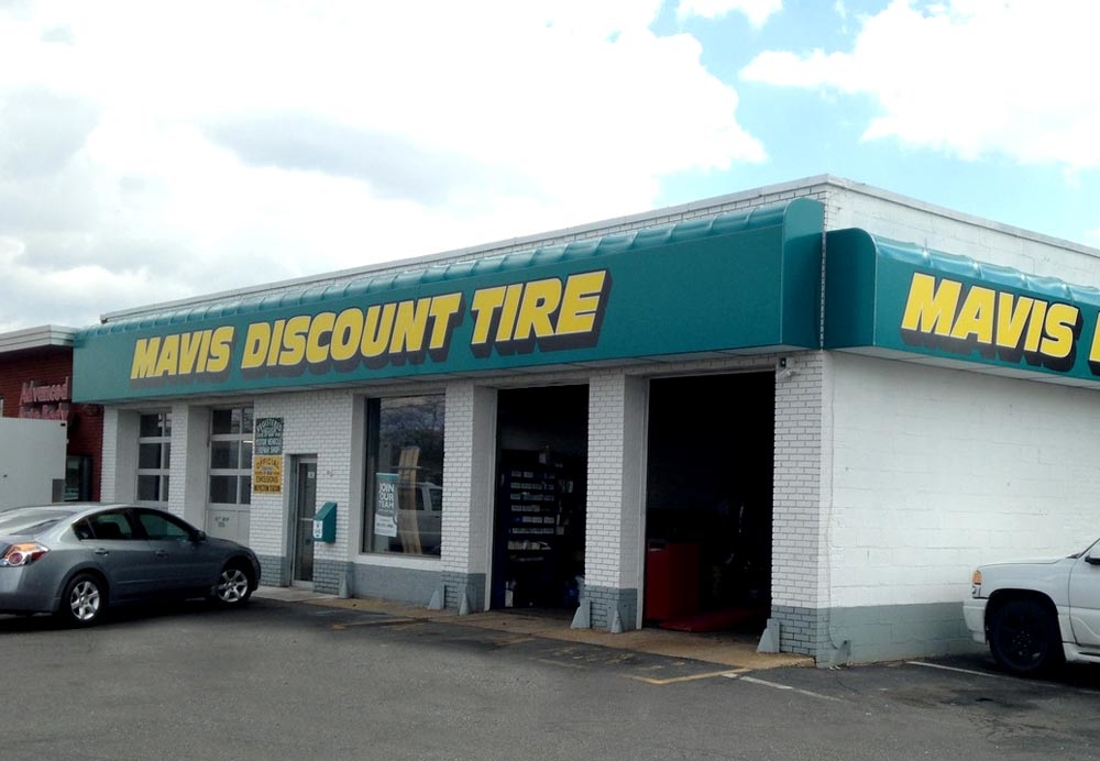 discount tires near me open now