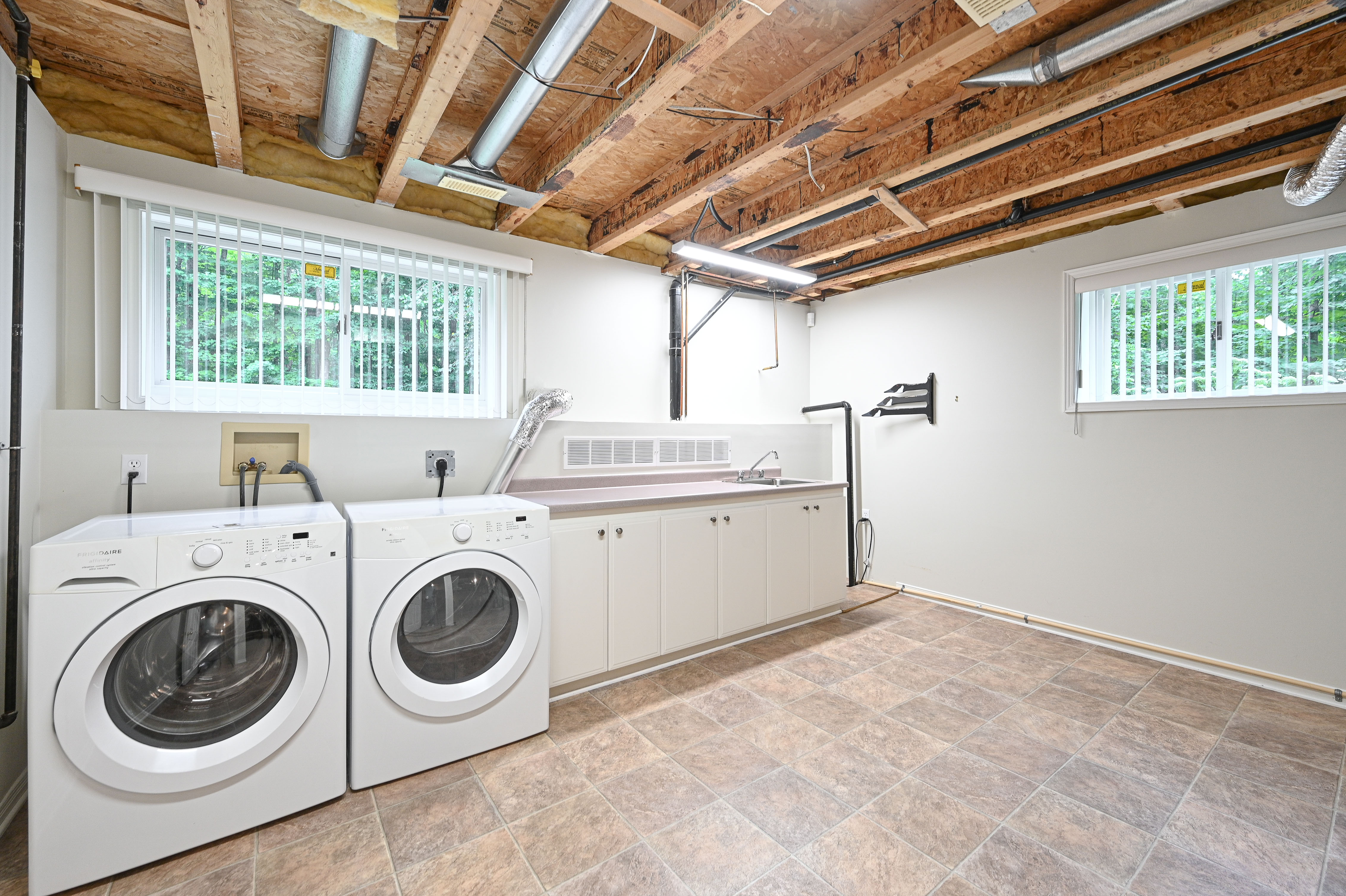 Images Leif Olson - Ottawa Real Estate Agent - Hamre Team RE/MAX Affiliates