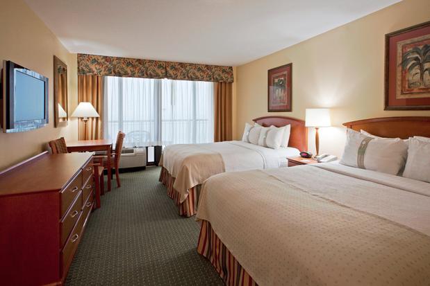 Images Holiday Inn & Suites Clearwater Beach, an IHG Hotel