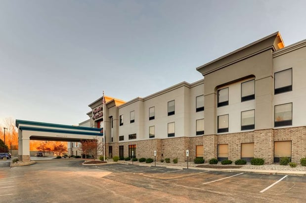 Images Hampton Inn & Suites St. Louis-Edwardsville