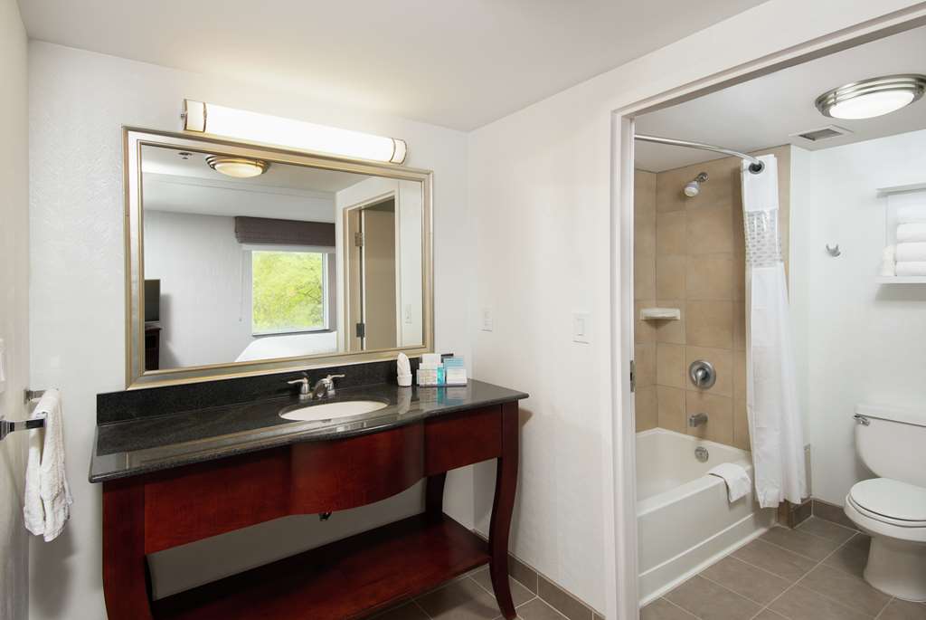 Images Hampton Inn & Suites by Hilton Barrie