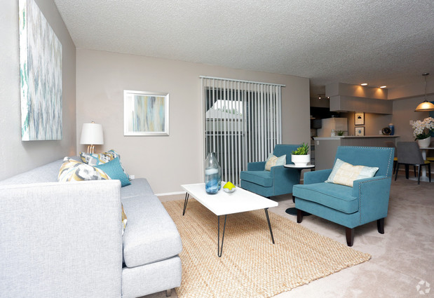 Images Custer Park Apartments