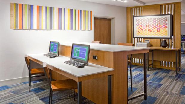 Images Holiday Inn Express & Suites Ripley, an IHG Hotel