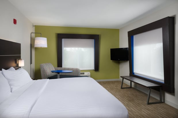 Images Holiday Inn Express & Suites Independence-Kansas City by IHG