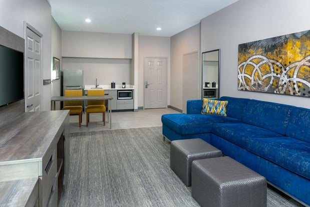 Images Hampton Inn & Suites Kansas City-Country Club Plaza