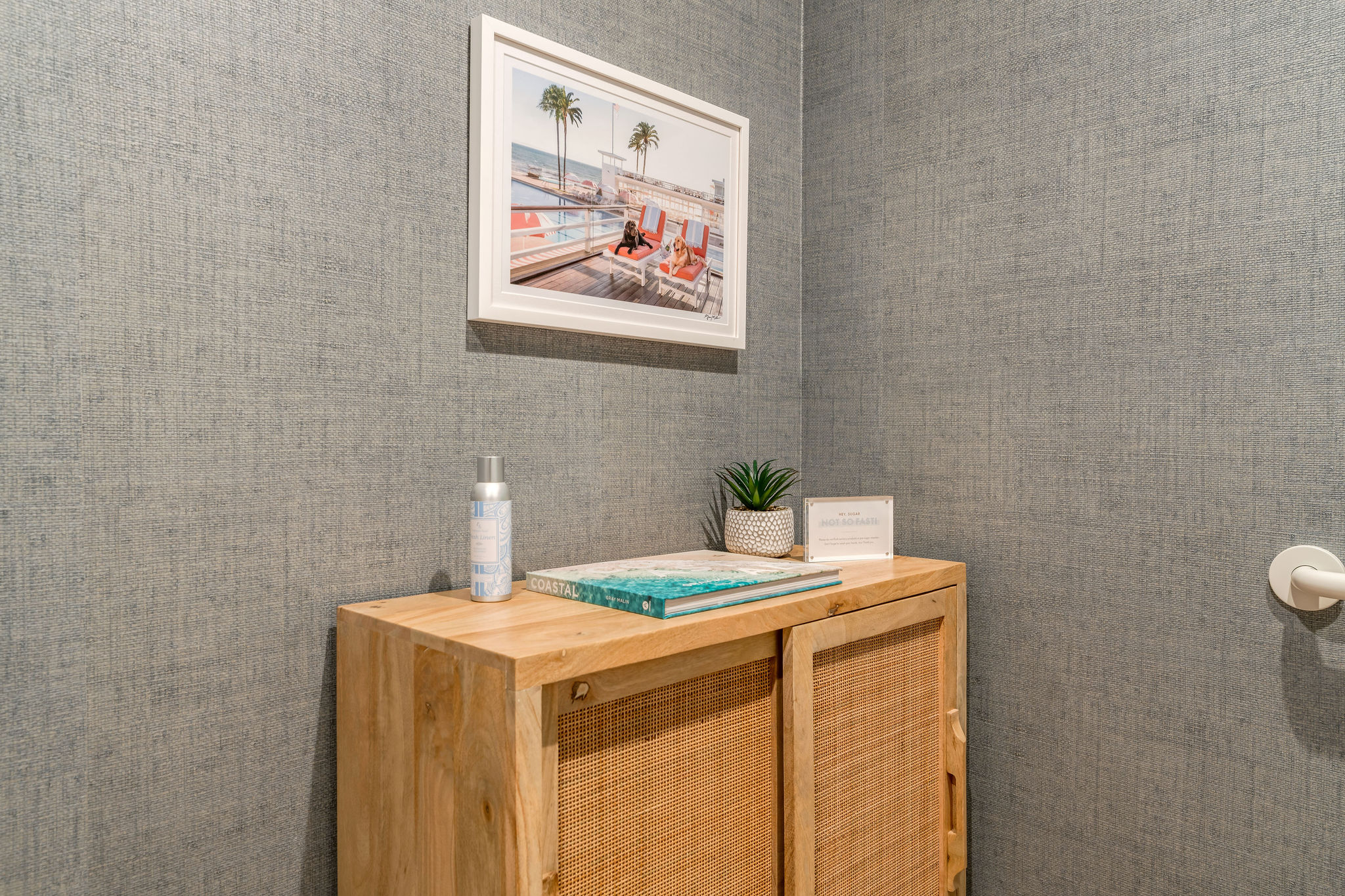 SUGARED + BRONZED Aventura Restroom