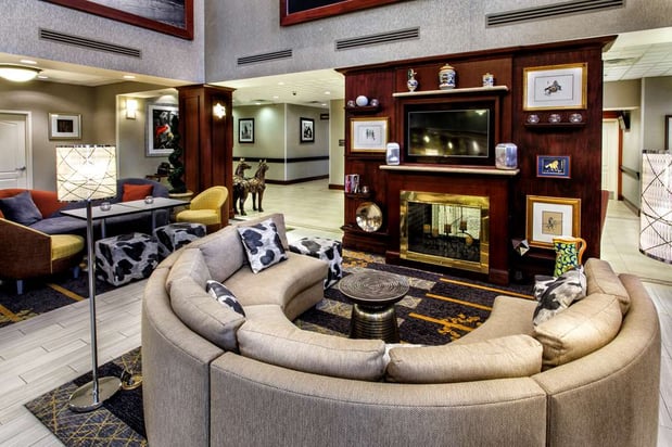 Images Hampton Inn & Suites Staten Island