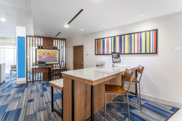 Images Holiday Inn Express & Suites Kearney by IHG