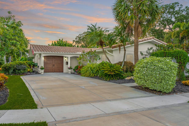 Images Alex Mendel of The Mendel Group | Keller Williams Realty - Local Boca Raton and Delray Beach Real Estate Agent