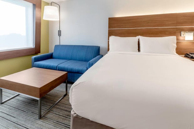 Images Holiday Inn Express & Suites Milwaukee – West Allis by IHG