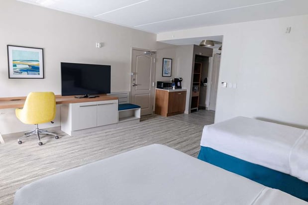 Images Hilton Garden Inn Lakewood