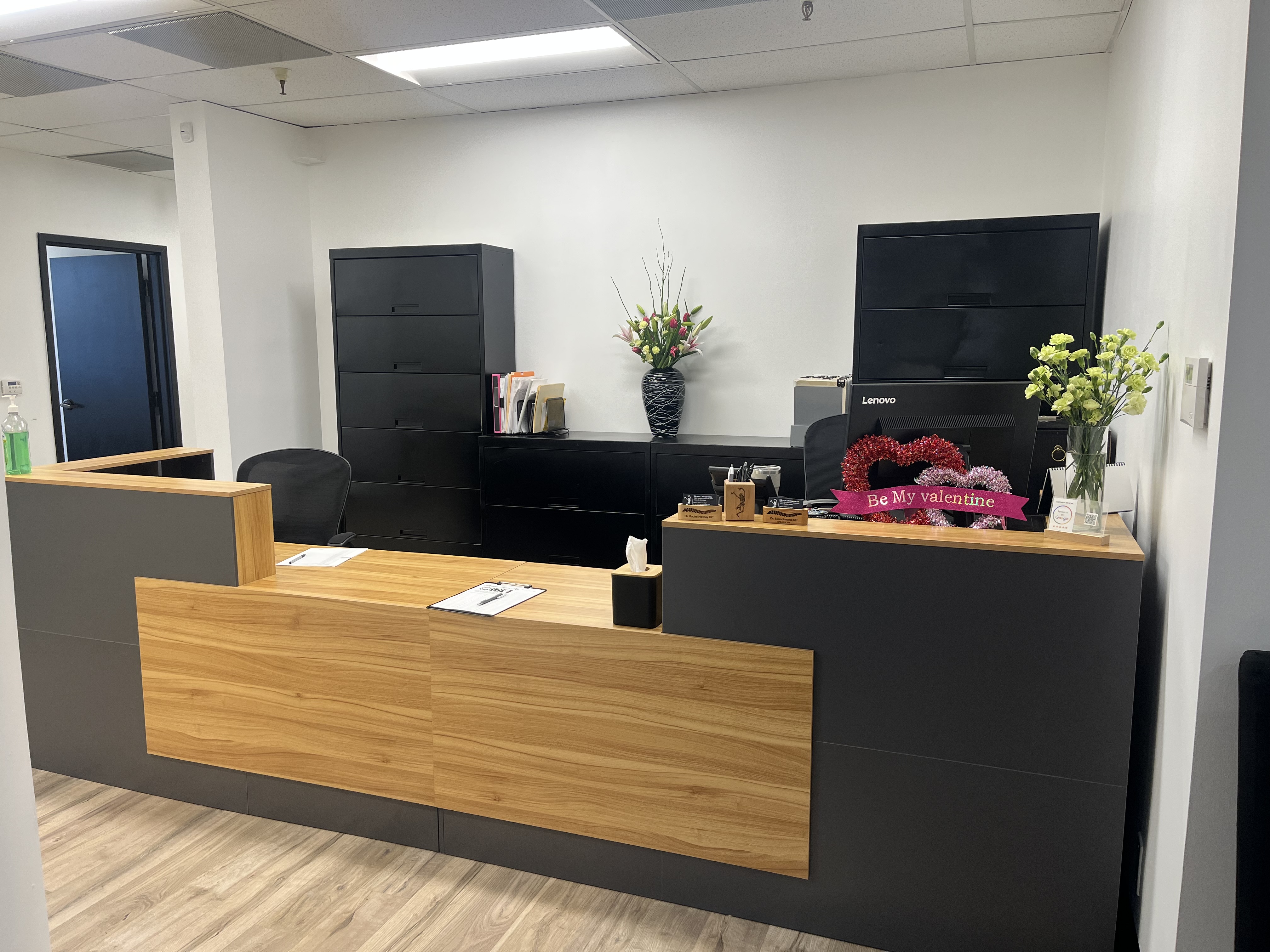 Front desk of Simon Chiropractic.