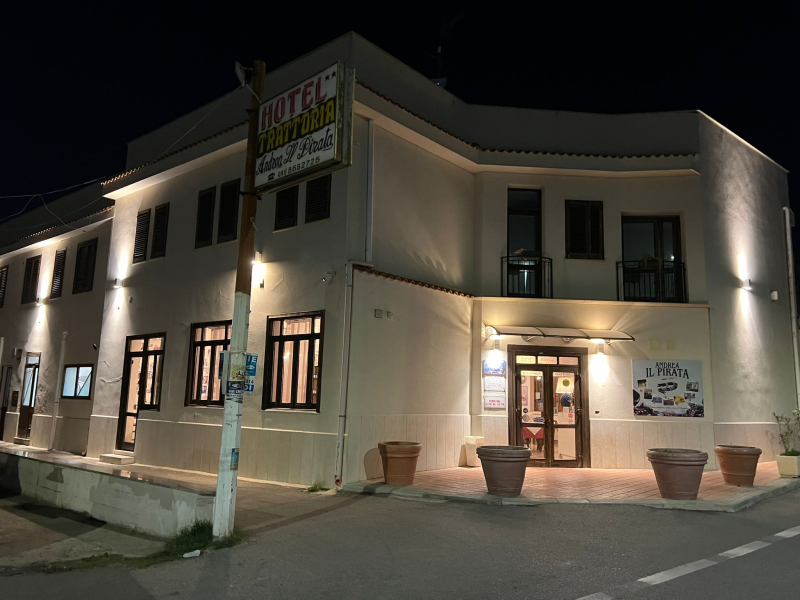 Andrea Il Pirata - Ristorante - Hotel - Parcheggio Aeroporto Palermo