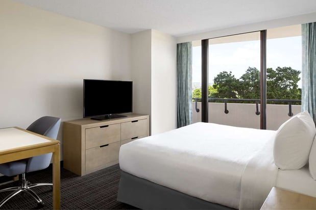 Images Embassy Suites by Hilton Tampa Airport Westshore