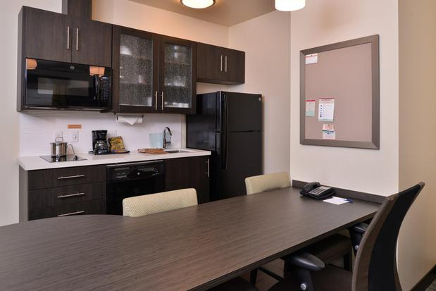 Images Candlewood Suites Austin Airport by IHG