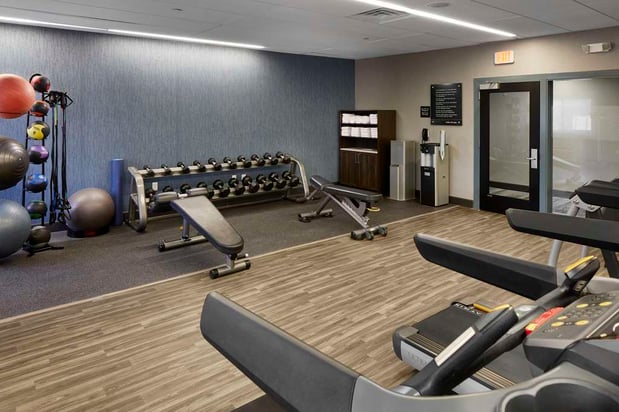 Images Hampton Inn Newark Airport