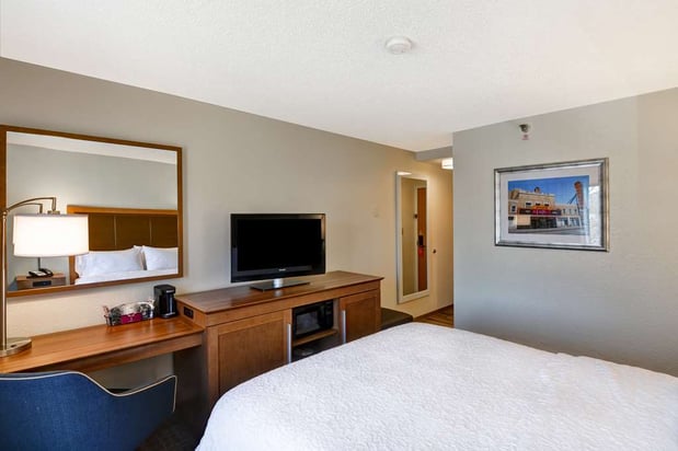 Images Hampton Inn Memphis-Poplar