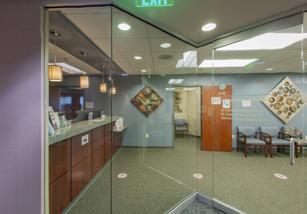 Entrance - Receptionist Desk - Waiting Room