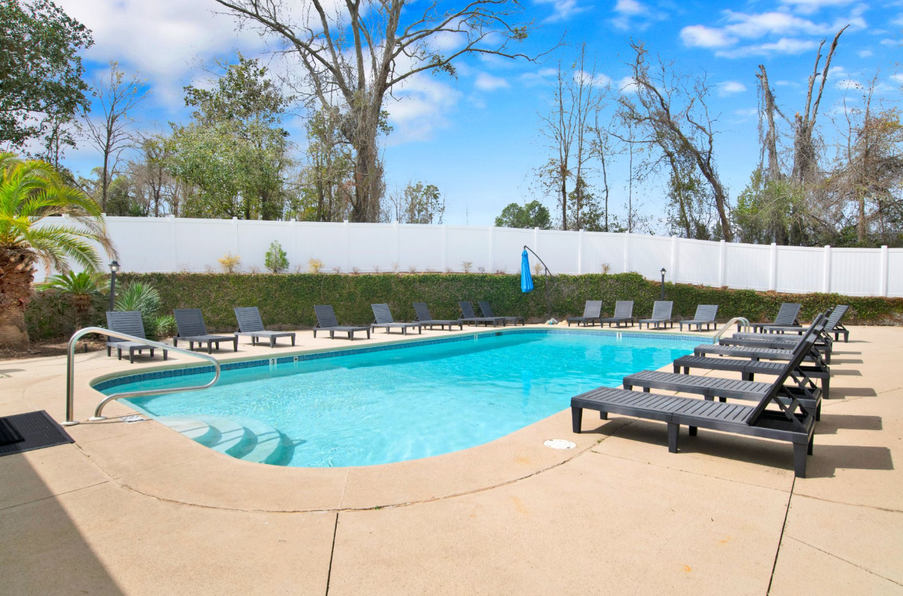 Swimming Pool | 79 Fifty Nine West