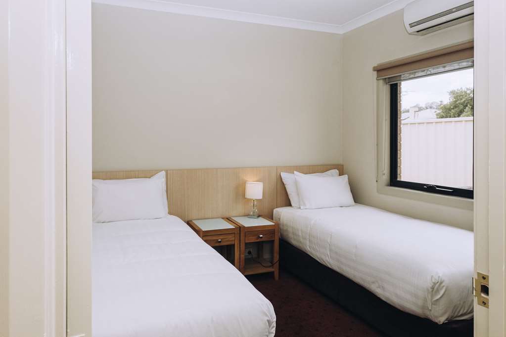 2 Bedroom 2 Best Western Chaffey International Motor Inn Mildura (03) 5023 5833