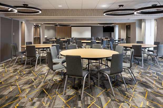 Images Holiday Inn & Suites Richmond - West End by IHG