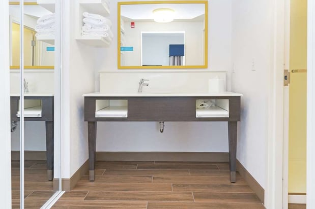 Images Hampton Inn & Suites Morgantown / University Town Centre