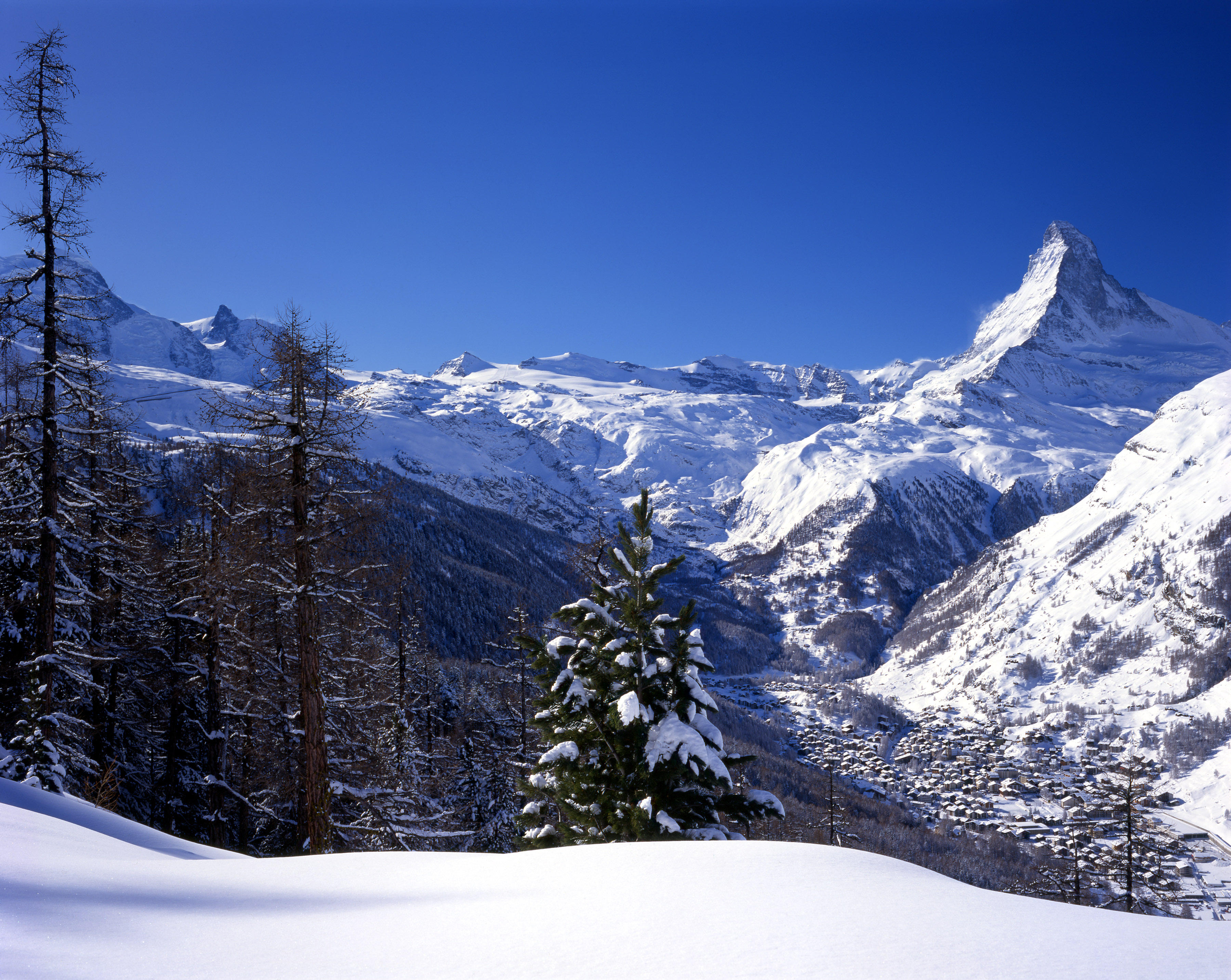 Matterhorn Group AG, Bahnhofstrasse 53 in Zermatt