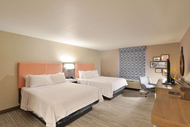 Images Hampton Inn & Suites Menomonie-UW Stout