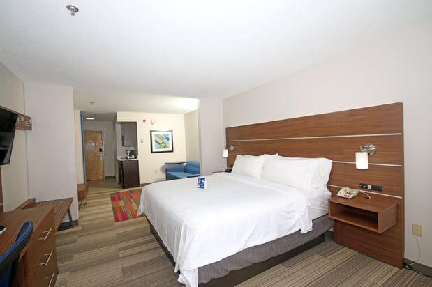 Images Holiday Inn Express & Suites Greensboro-East by IHG