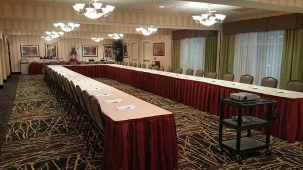 Images Holiday Inn Express & Suites Youngstown N (Warren/Niles) by IHG
