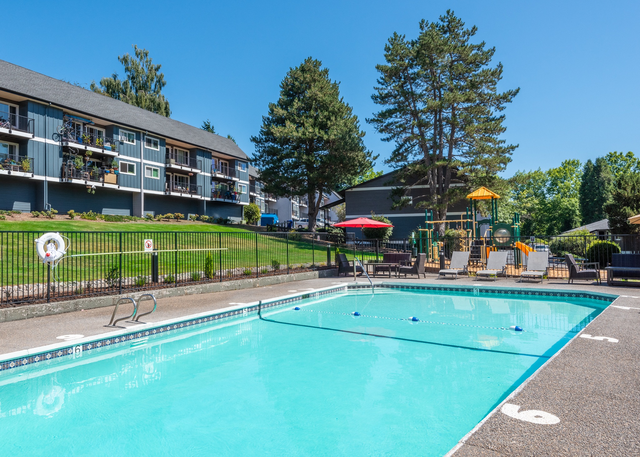 Sparking Pool 