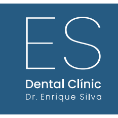 ES Dental Cliníc Logo