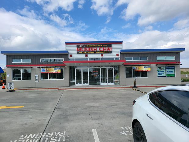 Images Lathrop Food Plaza / LFP