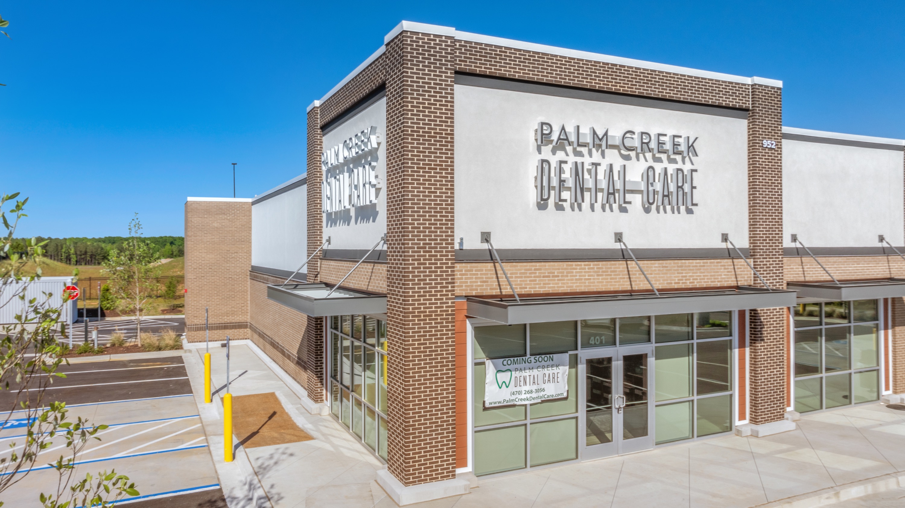 Front of office, Palm Creek Dental Care. Dentist in Dacula, GA. 