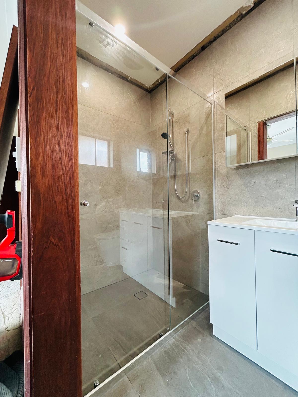 Images SAW Showerscreens