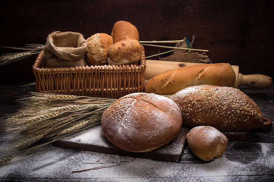 BÄCKEREI:
Die Backstube Wünsche bietet Brot, Semmeln, Gebäck, Kuchen, Torten, Snacks, Kaffee und mehr.