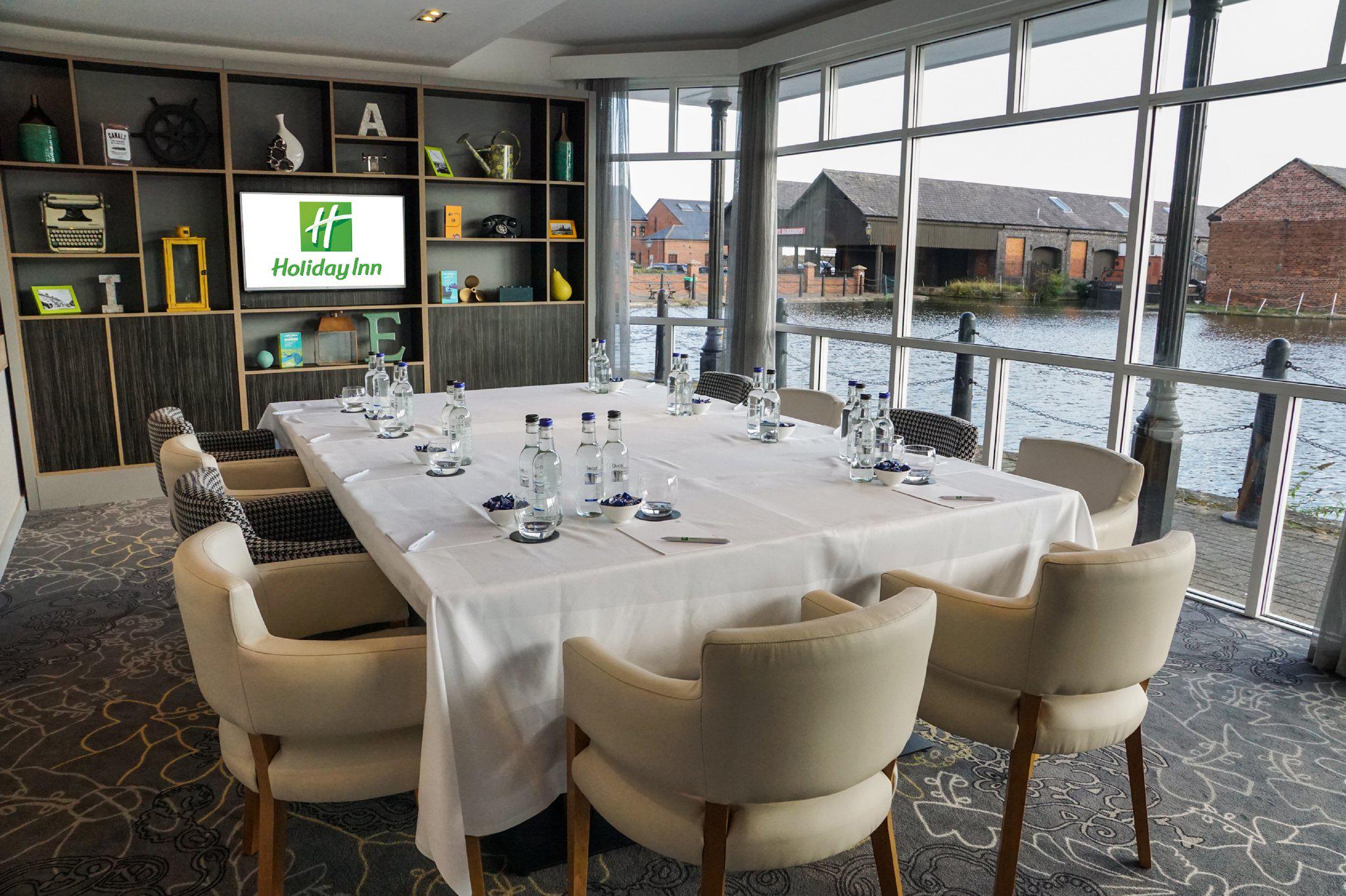 Images Holiday Inn Ellesmere Port - Cheshire Oaks, an IHG Hotel