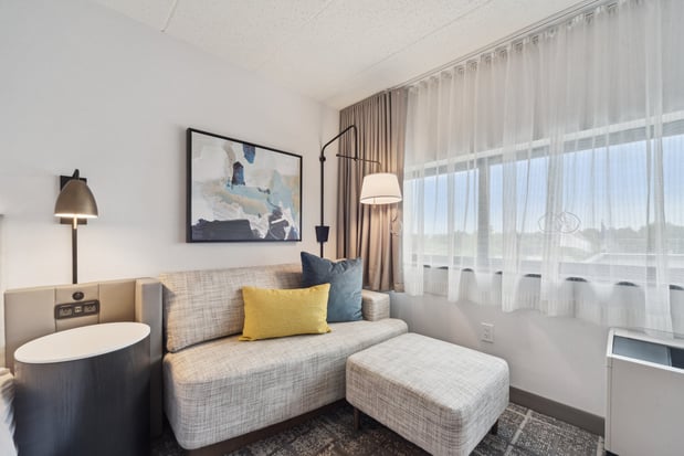 Images Crowne Plaza Lansing by IHG