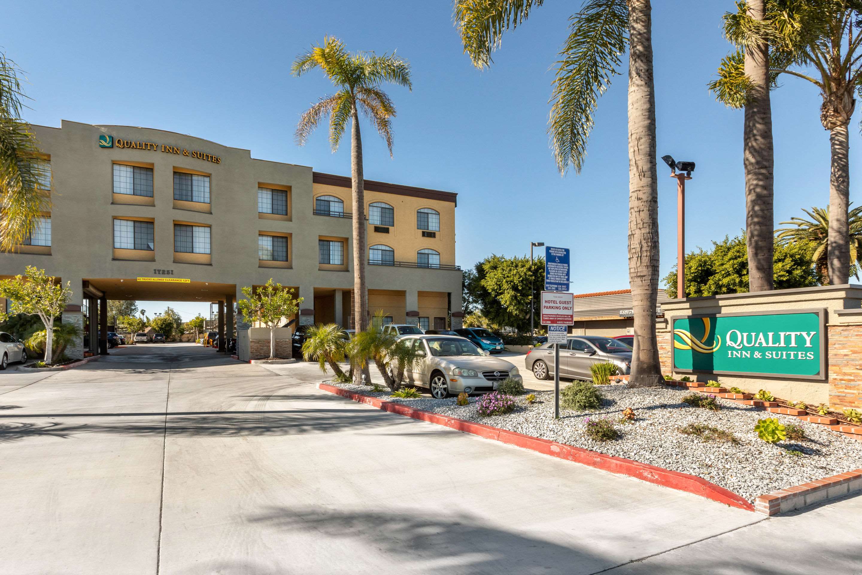 Quality Inn & Suites Huntington Beach - 17251 Beach Blvd., Huntington ...