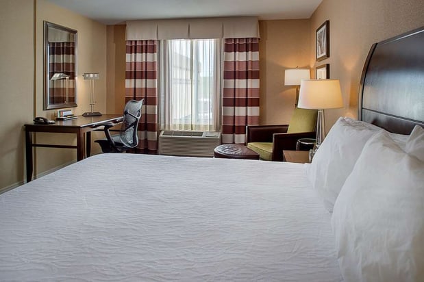 Images Hilton Garden Inn St. Louis Airport
